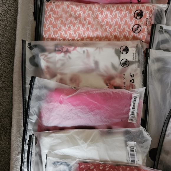 Shein 21 Dresses, tops, pants, pj's, NEW Size S-M - Picture 13 of 13